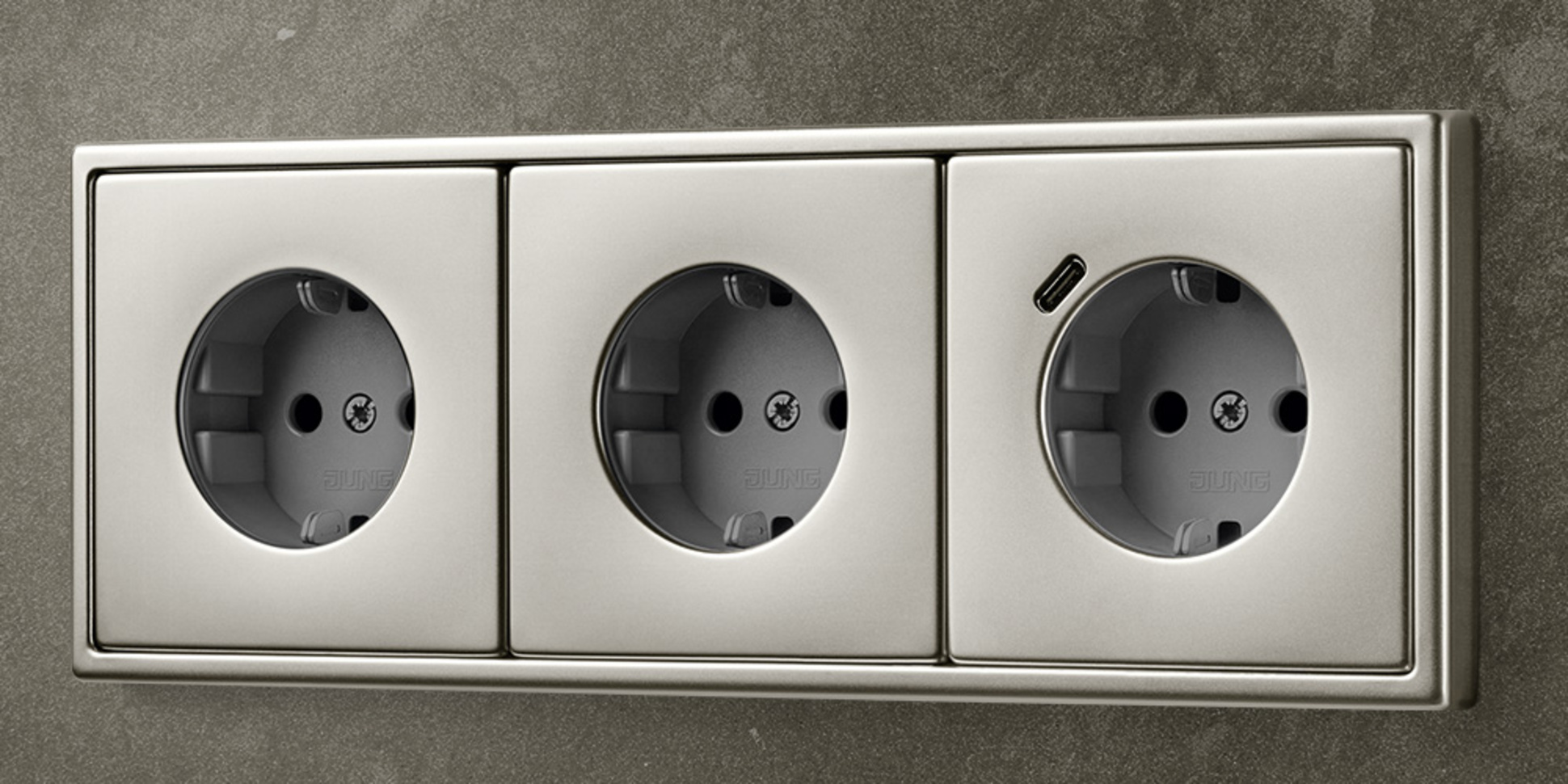 SCHUKO® Steckdosen mit USB bei wdw retail e.K. in Bad Blankenburg